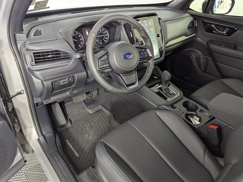 Used 2025 Subaru Forester Limited w/ Popular Package #2 image 11