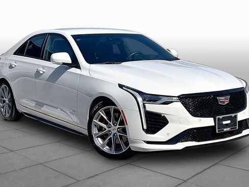 Used 2021 Cadillac CT4 V w/ Technology Package RWD image 3