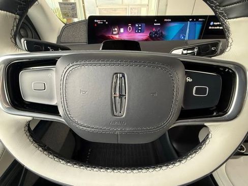 Used 2025 Lincoln Navigator L Reserve AWD/4WD image 25