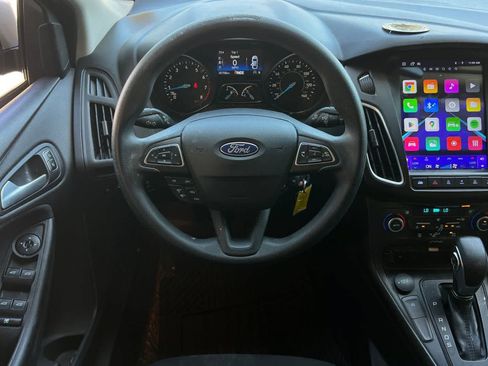 Used 2018 Ford Focus SE FWD image 16