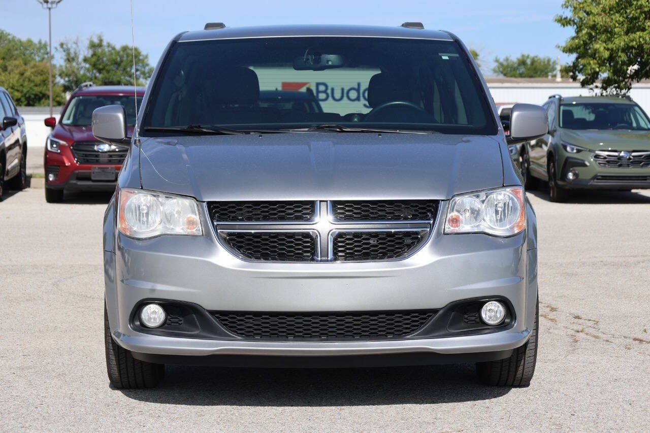 Used 2017 Dodge Grand Caravan SXT FWD image 2
