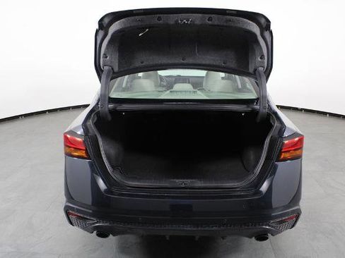 Certified 2020 Nissan Altima 2.0 Platinum FWD image 17