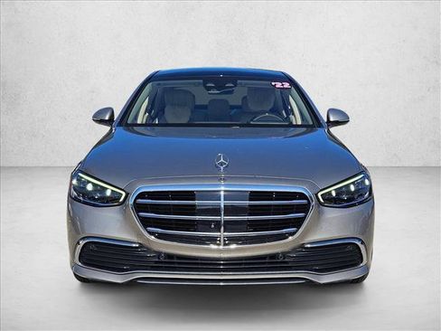 Used 2022 Mercedes-Benz S 500 4MATIC image 2