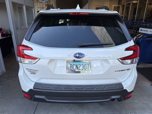 Used 2020 Subaru Forester Premium AWD/4WD image 5