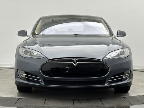 Used 2014 Tesla Model S 60 RWD image 2