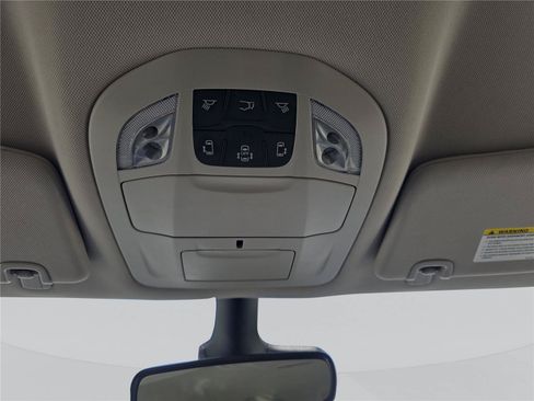 Used 2024 Chrysler Pacifica Limited FWD image 30