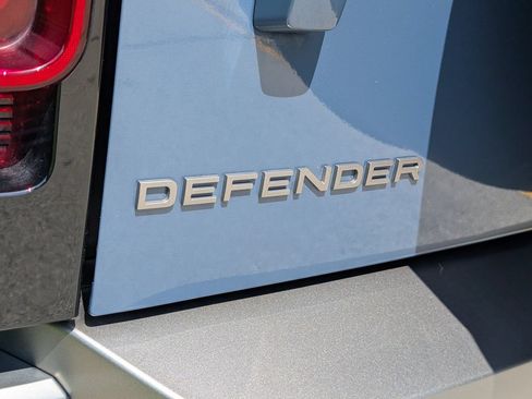 Used 2024 Land Rover Defender 110 X-Dynamic SE AWD/4WD image 29