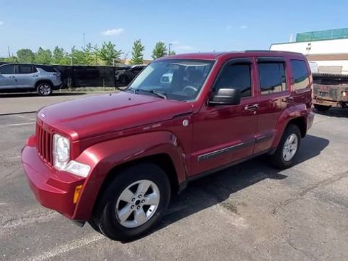 Used 2012 Jeep Liberty Sport AWD/4WD image 4