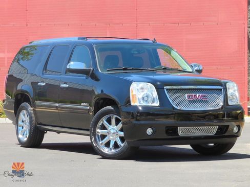 Used 2011 GMC Yukon XL Denali AWD/4WD image 1