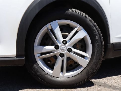 Used 2023 Nissan Kicks S FWD image 5