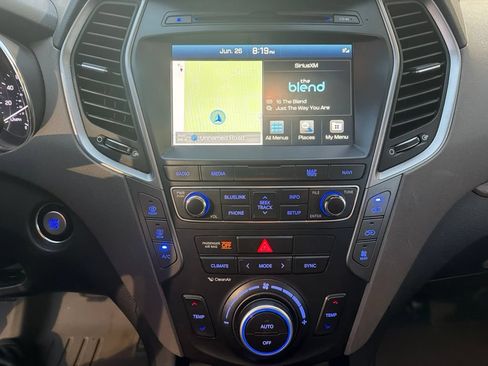 Used 2017 Hyundai Santa Fe Limited AWD/4WD image 9