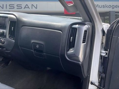 Used 2017 Chevrolet Silverado 2500 LT AWD/4WD image 24