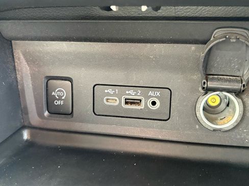 Used 2025 Nissan Sentra SR FWD image 19