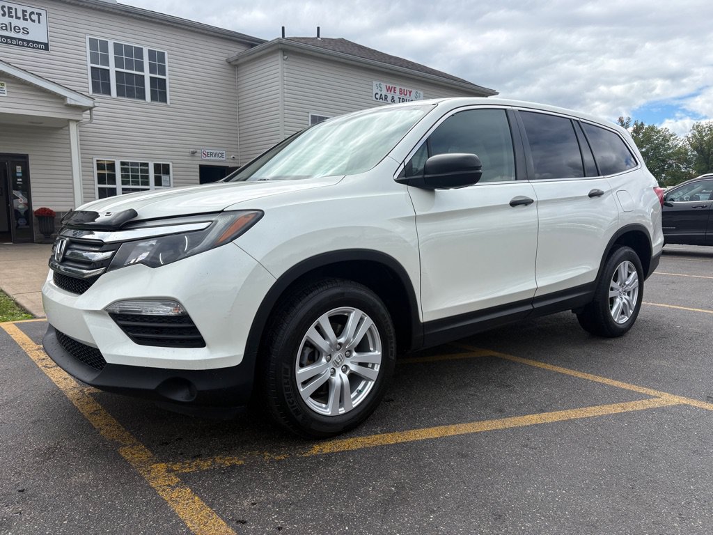 Used 2017 Honda Pilot LX image 2
