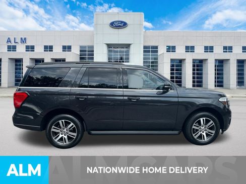 Used 2024 Ford Expedition XLT RWD image 4