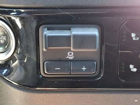 Used 2025 Chevrolet Silverado 1500 LT AWD/4WD image 28