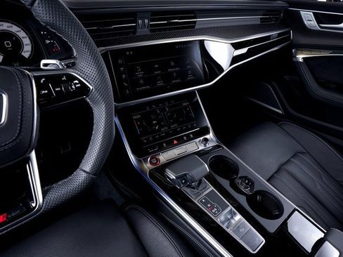 Used 2025 Audi RS 6 performance image 31