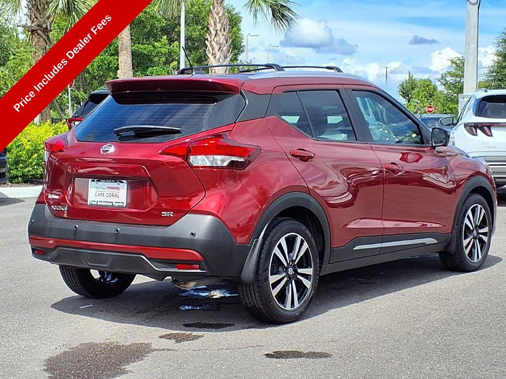 Used 2020 Nissan Kicks SR w/ SR Premium Package FWD image 9
