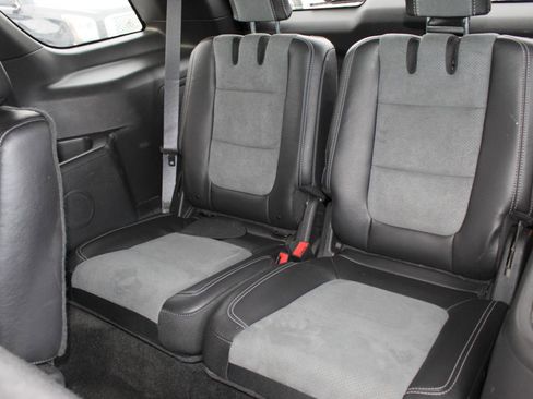 Used 2015 Ford Explorer XLT w/ Equipment Group 202A image 19