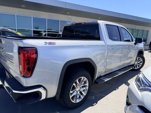 Used 2019 GMC Sierra 1500 SLT w/ SLT Premium Plus Package AWD/4WD image 5