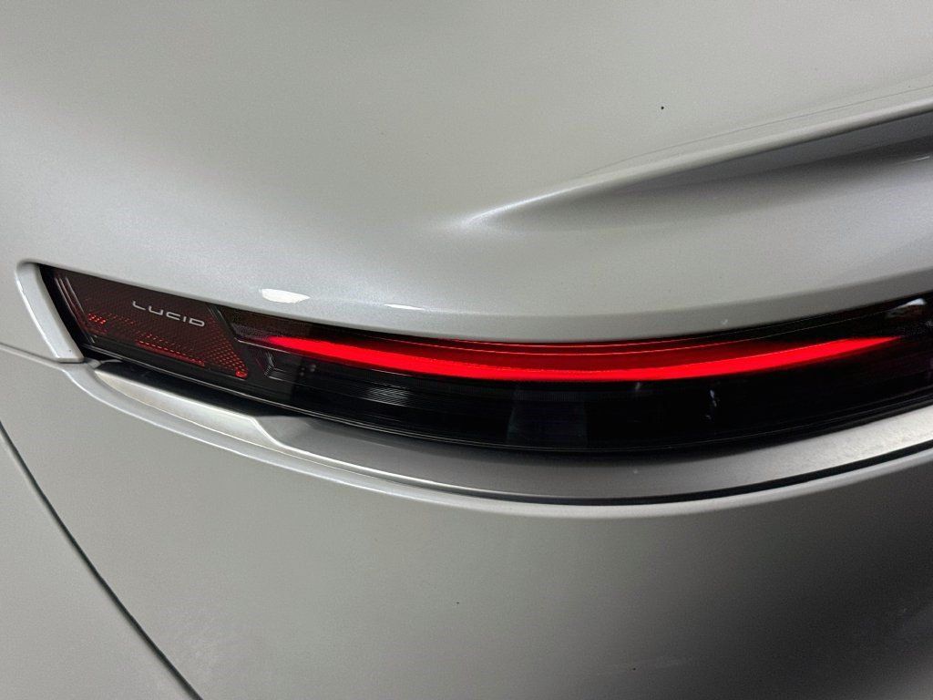 Used 2024 Lucid Air Touring AWD/4WD image 33