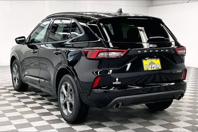 Used 2024 Ford Escape ST-Line w/ Tech Pack #1 AWD/4WD image 2