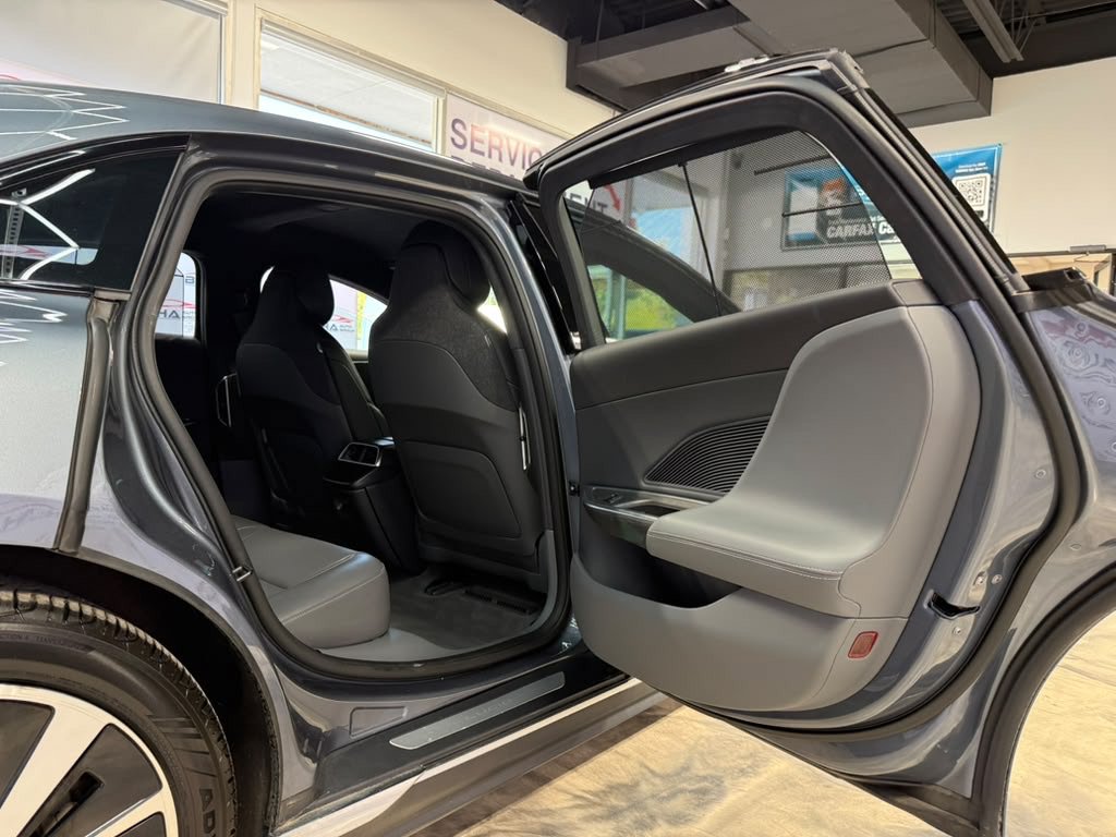 Used 2024 Lucid Air Touring AWD/4WD image 40