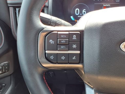 Used 2024 Ford Expedition Limited RWD image 17