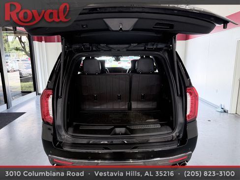 Used 2023 GMC Yukon Denali Ultimate AWD/4WD image 17