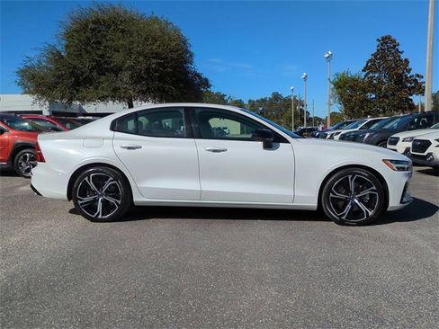 Certified 2024 Volvo S60 B5 Core image 3