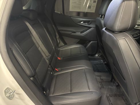 Used 2025 Chevrolet Equinox LT w/ Convenience Package II image 35