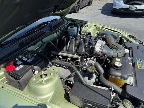 Used 2005 Ford Mustang GT RWD image 35