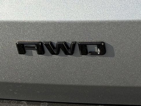 New 2026 Chevrolet Traverse Z71 w/ Driver Confidence Package AWD/4WD image 10