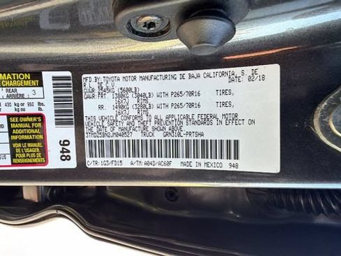 Used 2018 Toyota Tacoma TRD Off-Road w/ Technology Package AWD/4WD image 33