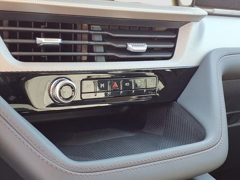 New 2026 Ford Explorer Active w/ Active Comfort Package image 14