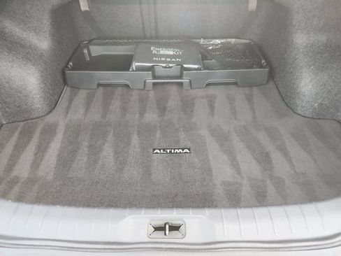 Used 2022 Nissan Altima 2.5 SR FWD image 28