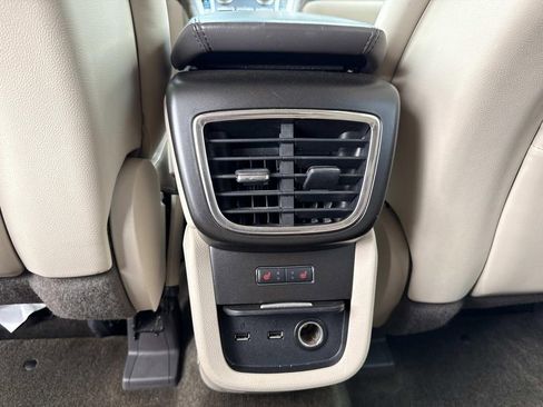 Used 2016 Lincoln MKX Reserve w/ Technology Package image 16