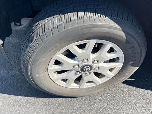 Used 2024 Toyota Tacoma SR5 image 4