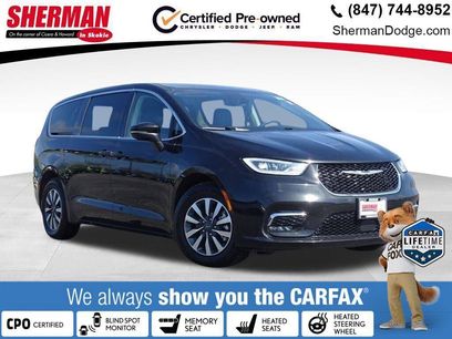 Used 2023 Chrysler Pacifica Touring-L