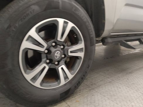 Used 2020 Toyota Tacoma SR w/ SR Convenience Package image 31