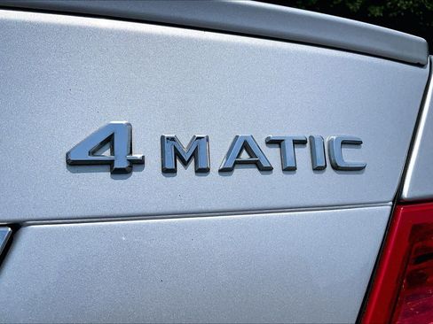 Used 2011 Mercedes-Benz C 300 4MATIC Sedan image 9