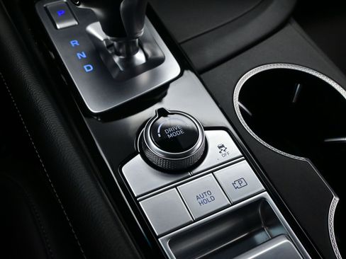 Certified 2024 Genesis G70 2.5T image 23