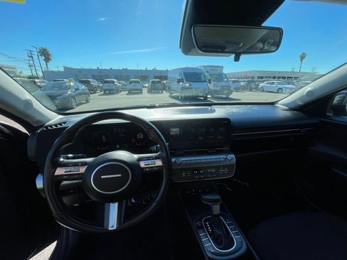 Used 2025 Hyundai Kona SEL image 33