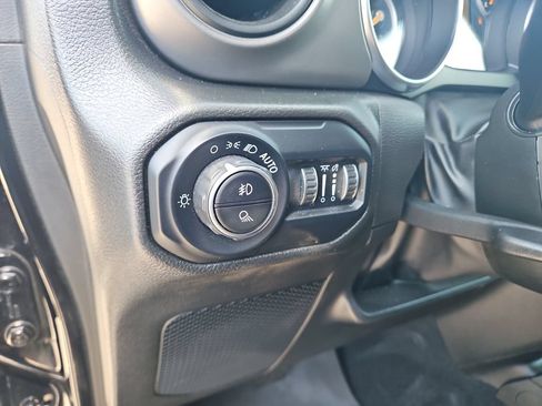 Used 2022 Jeep Gladiator Sport AWD/4WD image 19
