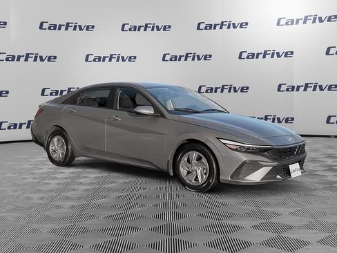 Used 2024 Hyundai Elantra SE image 8