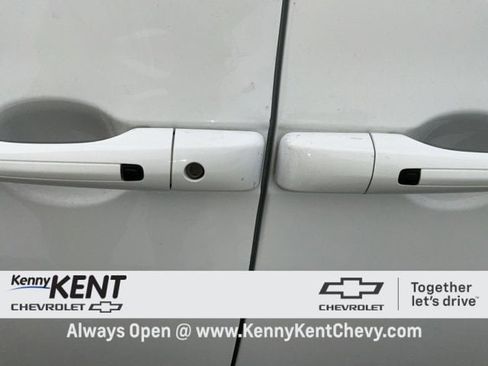 Used 2024 Chrysler Pacifica Limited image 24