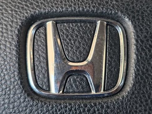 Used 2023 Honda Pilot Touring image 11