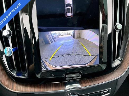 Certified 2023 Volvo XC60 B5 Plus AWD/4WD image 30