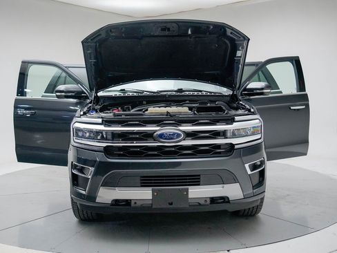 Used 2022 Ford Expedition Max Limited image 16
