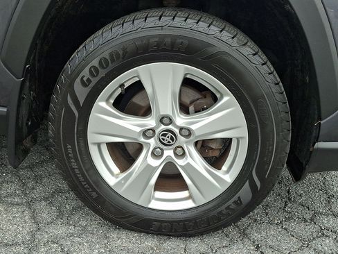 Used 2020 Toyota RAV4 LE AWD/4WD image 8